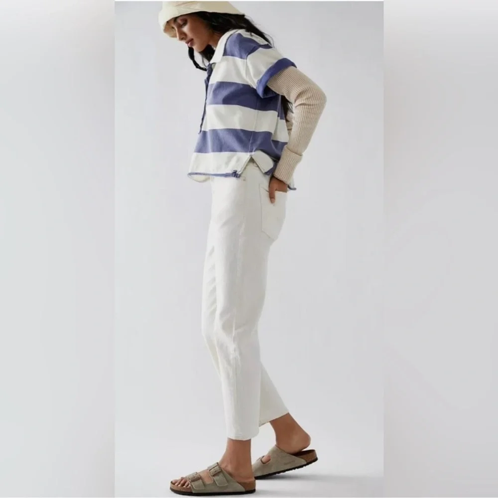 MOTHER Superior Ditcher Cropped Jeans in Act Natural - Picture 2 of 15